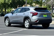 $19967 : Chevrolet Trax 2025 LS 4dr C thumbnail