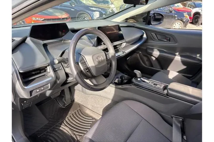 $27498 : Toyota Prius 2023 LE 4dr Hat image 10