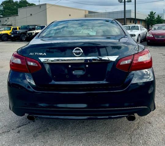 $8900 : 2018 Altima 2.5 S image 3