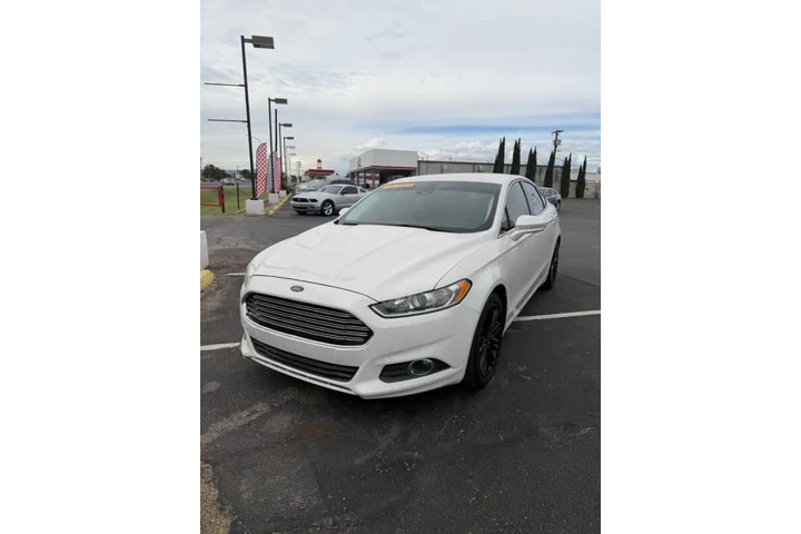 2014 Fusion SE image 1