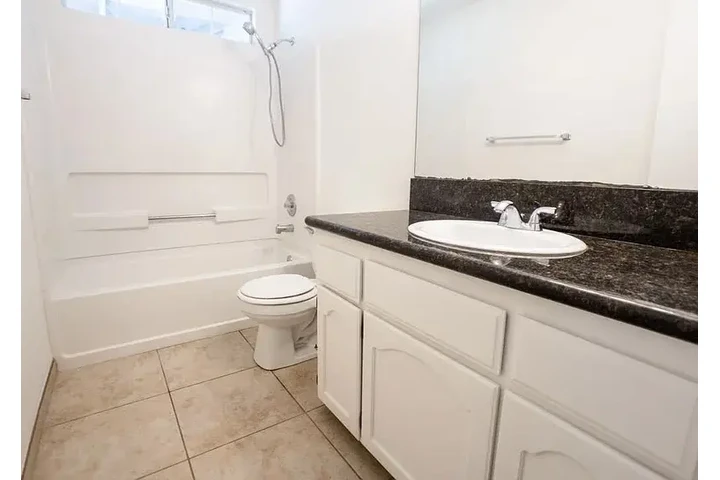 $1200 : HOUSE RENT  IN KING’S COUNTY image 3