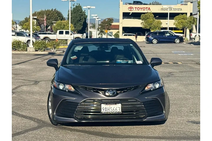 $25540 : Toyota Camry 2022 LE 4dr Sed image 2