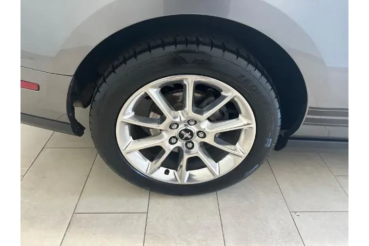 $15990 : Ford Mustang 2010 V6 2dr Con image 8