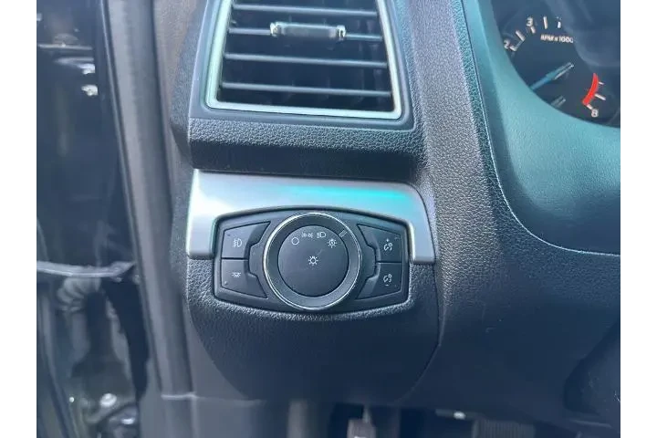 $12214 : Ford Explorer 2017 XLT 4dr S image 9