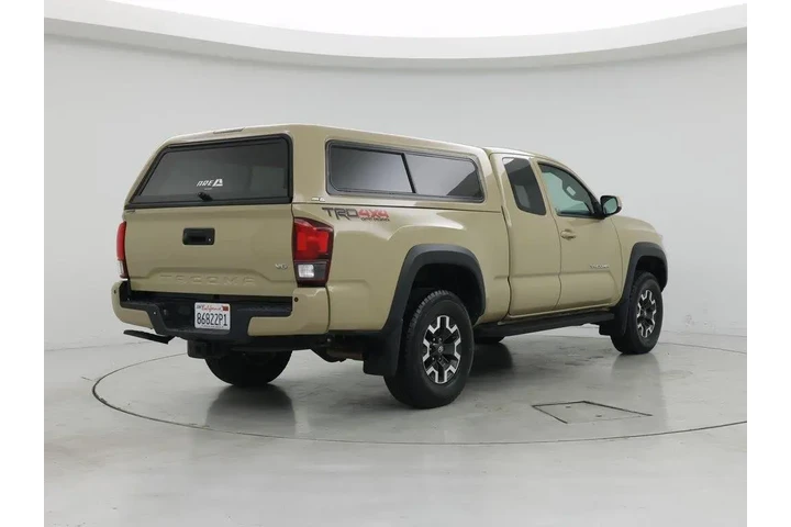 $37998 : Toyota Tacoma 2018 4x4 TRD O image 8