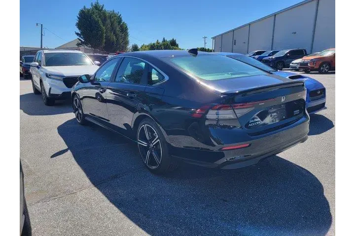 $28450 : Honda Accord Hybrid 2024 Spo image 6