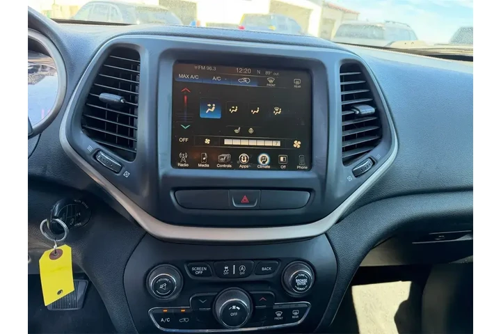 $12500 : Jeep Cherokee 2016 4x4 Latit image 9