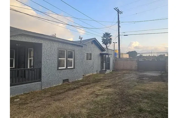 $2400 : House for rent in LA image 7