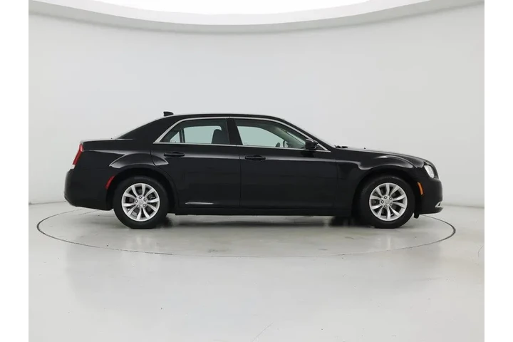 $22998 : Chrysler 300 2023 Touring 4d image 7