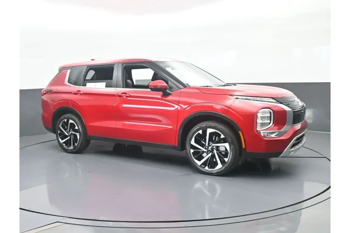 $23991 : Mitsubishi Outlander 2024 SE image 8