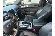 $28500 : Ford Explorer 2021 AWD ST 4d thumbnail