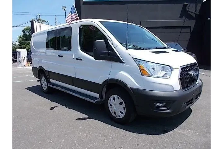 $38996 : Ford Transit 2025 250 3dr SW image 6
