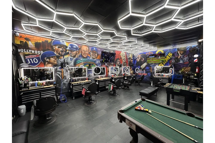 Solicito Barbero/Lady barber image 2