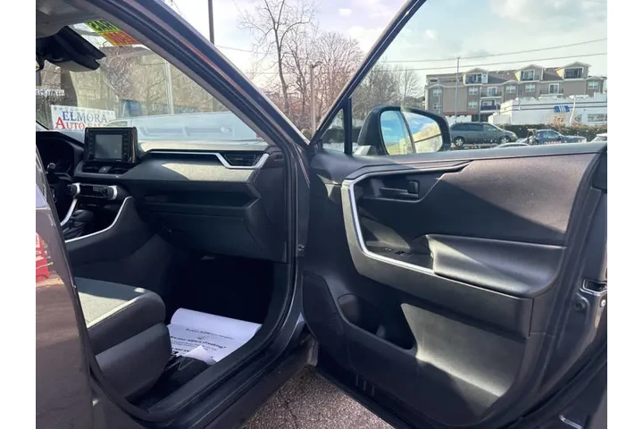 $23499 : 2020 RAV4 Hybrid LE image 8