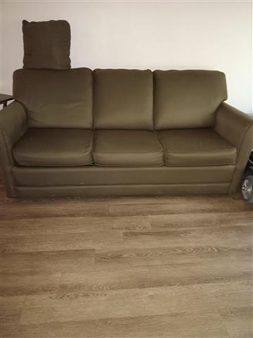 Vendo  couch en buenas condici image 2