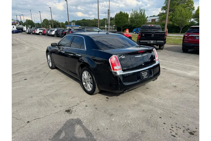 $6450 : 2013 300 4dr Sdn 300C AWD image 4