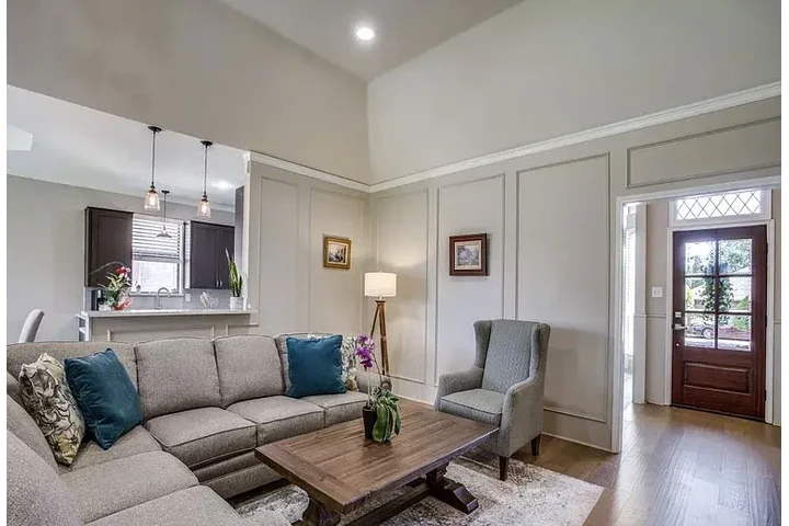 $2560 : HOUSE FOR RENT IN DALLAS TAXES image 4