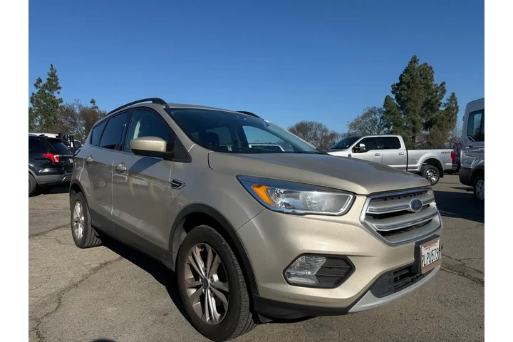 $12700 : Ford Escape 2018 AWD SE 4dr image 7