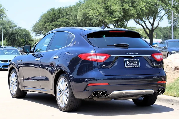 $28605 : 2019 Levante GranLusso image 10