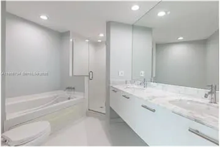 $6000 : Rental property with 3 bedro image 9