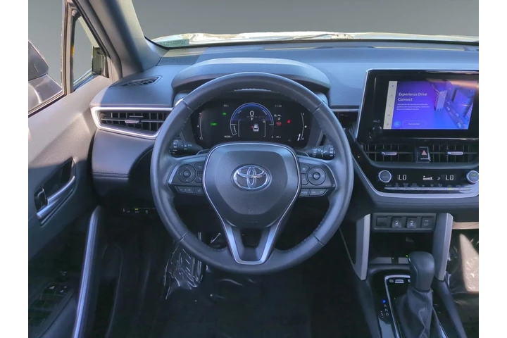 $30465 : Toyota Corolla Cross Hybrid image 5