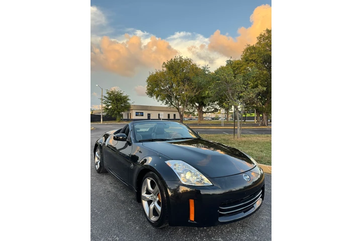 $11000 : Nissan 350z Convertible image 3