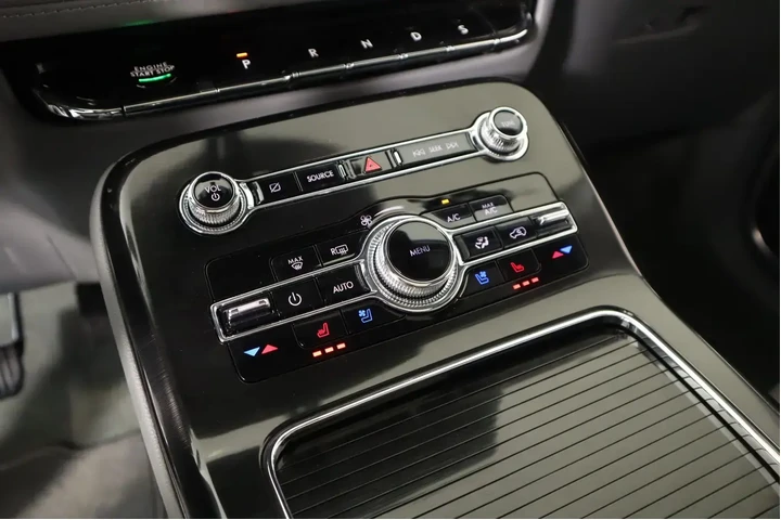 $35489 : Lincoln Nautilus 2022 AWD Re image 8