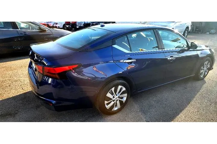 $12499 : 2020 Altima image 4