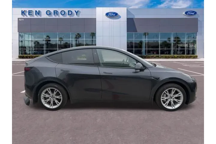 $38085 : Tesla Model Y 2024 AWD Long image 5