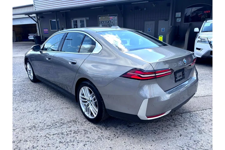 2024 BMW 530i 530i image 5