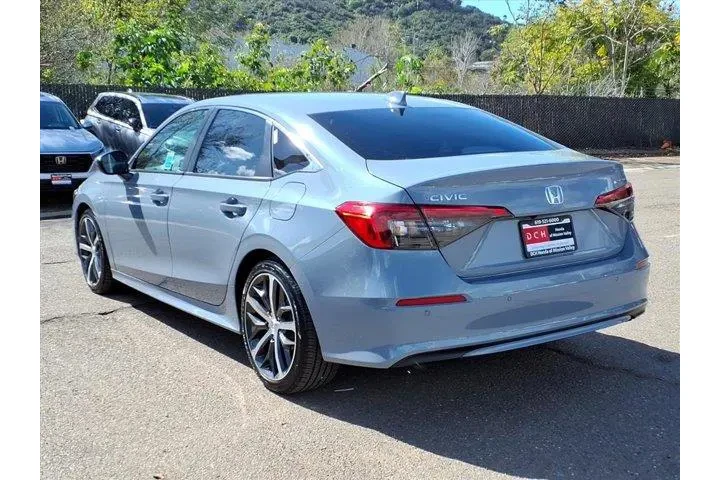 $25900 : Honda Civic 2024 Touring 4dr image 7