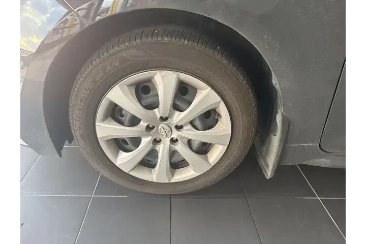 $23305 : Toyota Corolla Hybrid 2025 S image 2