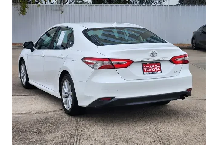$15875 : Toyota Camry 2019 SE 4dr Sed image 7