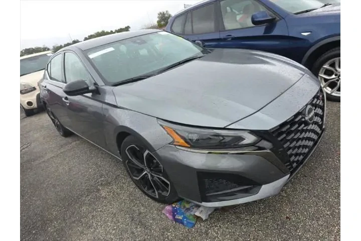 $19290 : Nissan Altima 2023 2.5 SR 4d image 2