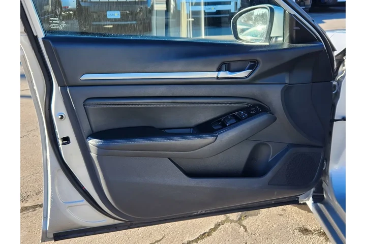 $16034 : Nissan Altima 2021 2.5 SV 4d image 9