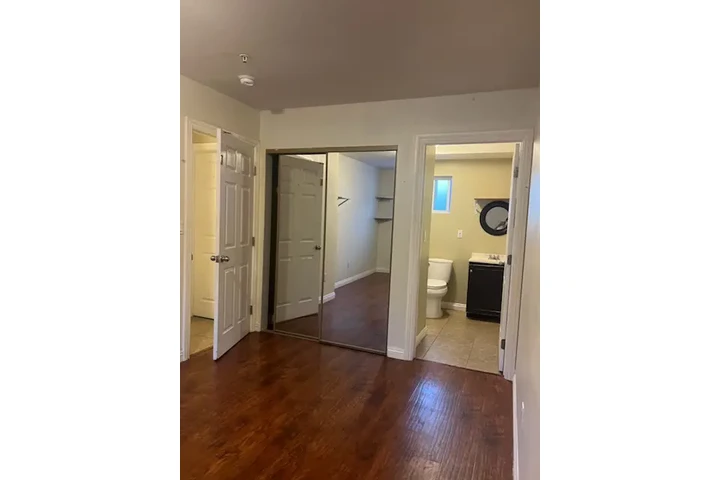 $1300 : Se Renta Cuarto En Los Angeles image 3