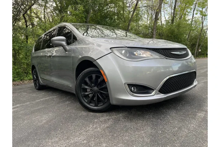 $12997 : 2017 Pacifica Touring Plus image 8