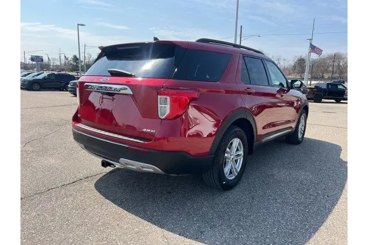 $28715 : Ford Explorer 2022 AWD XLT 4 image 4