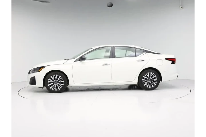 $21998 : Nissan Altima 2025 2.5 SV 4d image 3