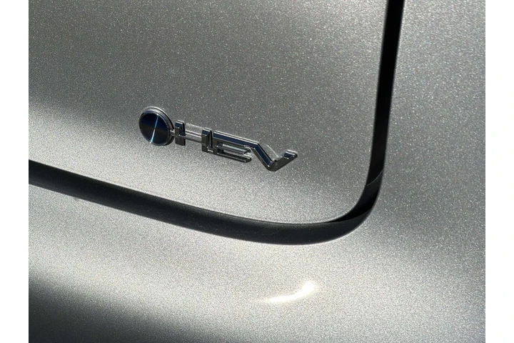 $29410 : Toyota Prius 2025 LE 4dr Hat image 7