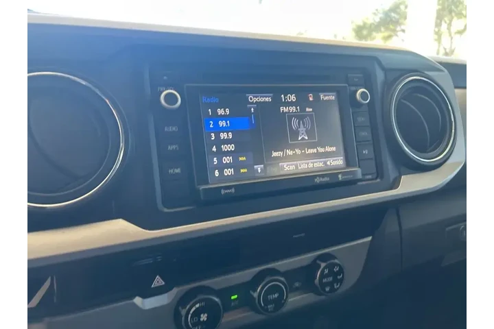 $22487 : Toyota Tacoma 2017 4x2 TRD O image 7