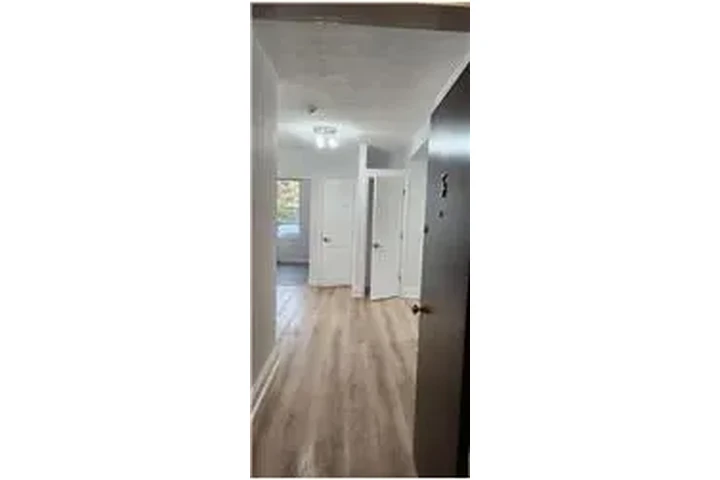 $2400 : Rental property with 1 bedro image 3