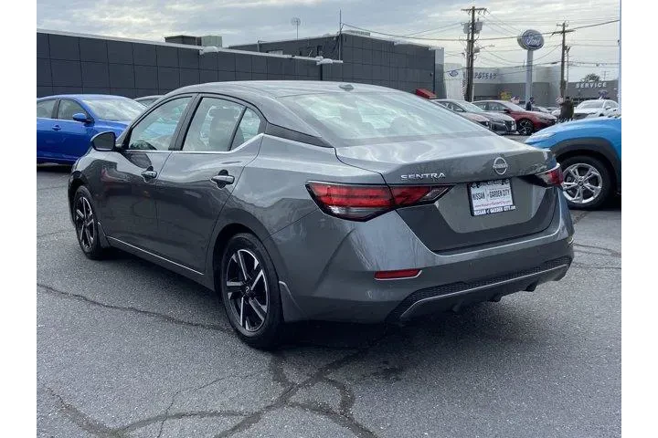 $18350 : Nissan Sentra 2025 SV 4dr Se image 6