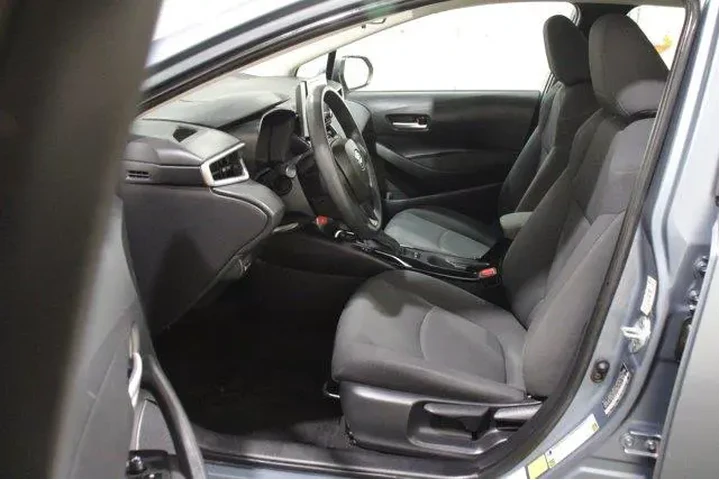 $17998 : Toyota Corolla 2021 LE 4dr S image 3