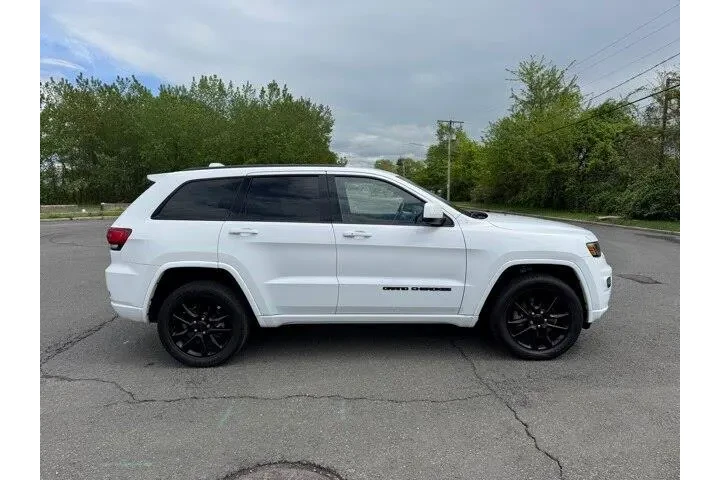 $28966 : Jeep Grand Cherokee 2021 4x4 image 6