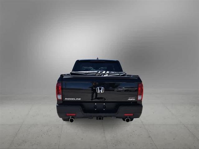 $33590 : Pre-Owned 2023 Honda Ridgelin image 4