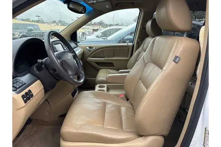 $7000 : Honda Odyssey 2010 Touring 4 image 4