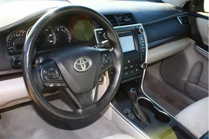 $8990 : Toyota Camry 2015 SE 4dr Sed image 2