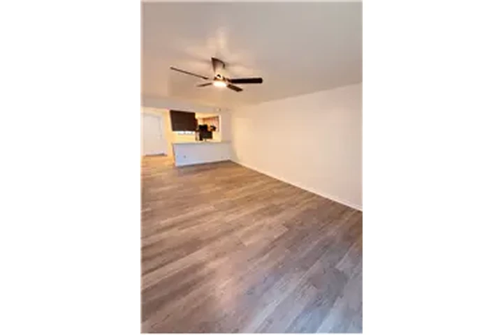 $1300 : Rental property with 2 bedro image 4