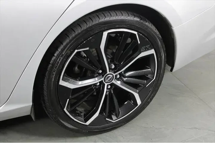 $17187 : Nissan Altima 2023 2.5 SR 4d image 10